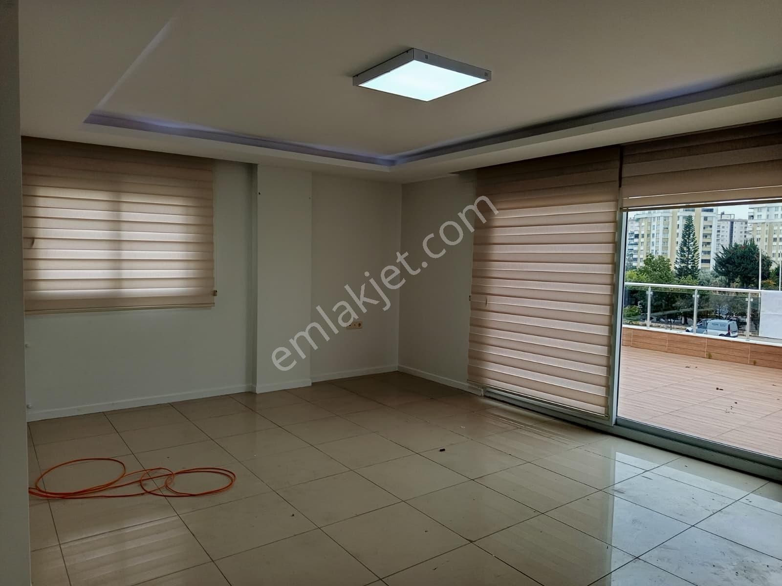 Bm"den Forum Avm'ye Yakın Müstakil Teraslı 2+1 Kiralık Ofis - Görsel 3