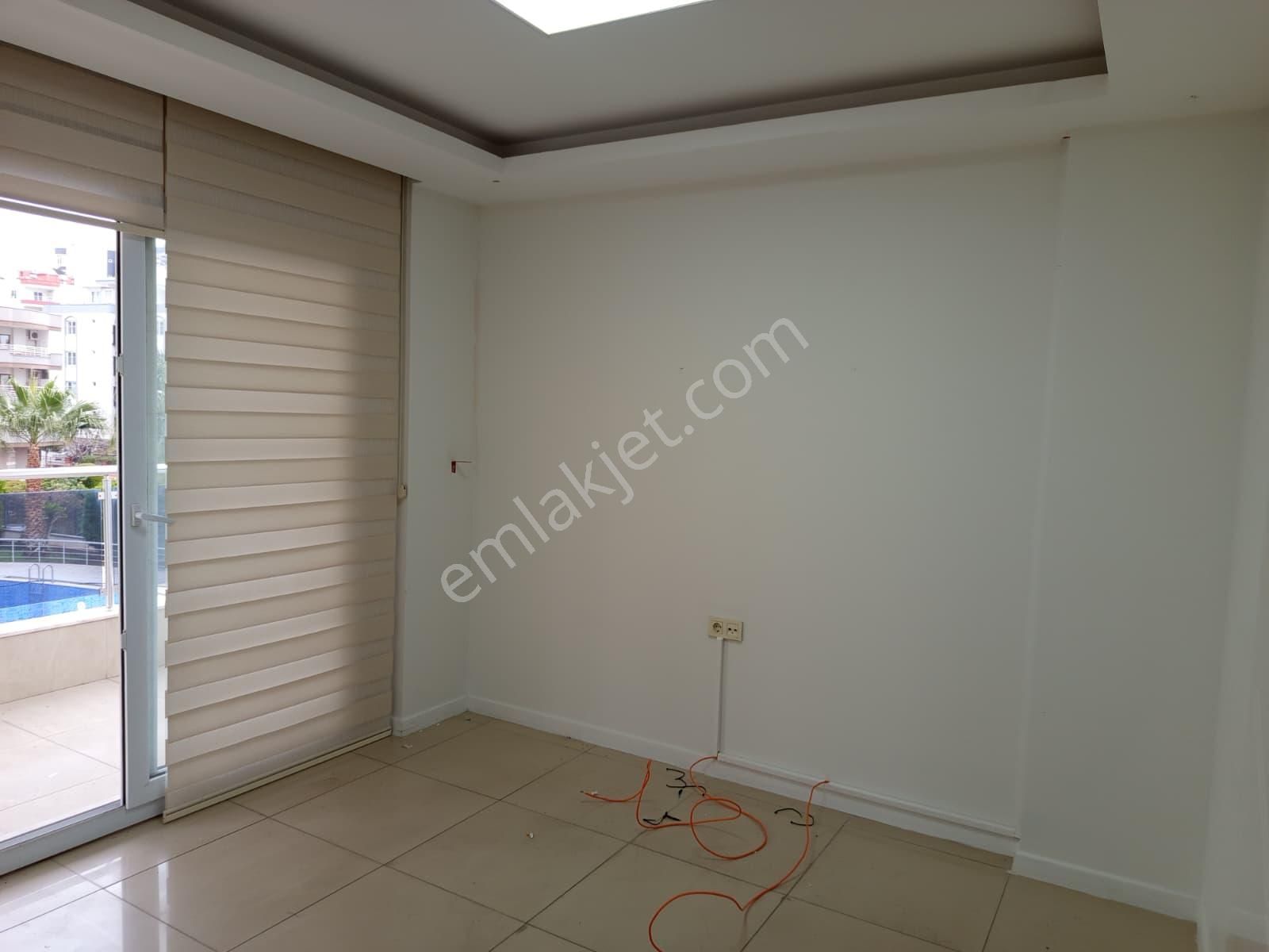 Bm"den Forum Avm'ye Yakın Müstakil Teraslı 2+1 Kiralık Ofis - Görsel 9