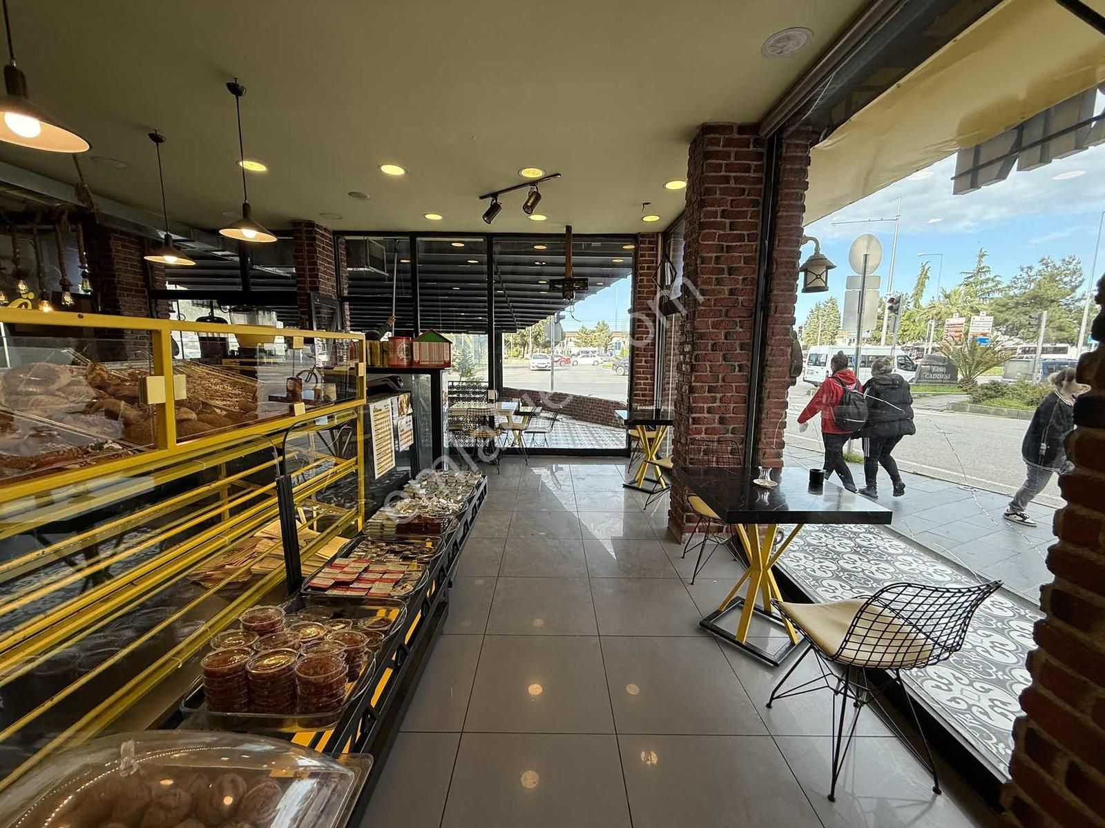 Atakan Lay'dan Satılık Shell Kavşağı Köşe Dükkan - Görsel 10