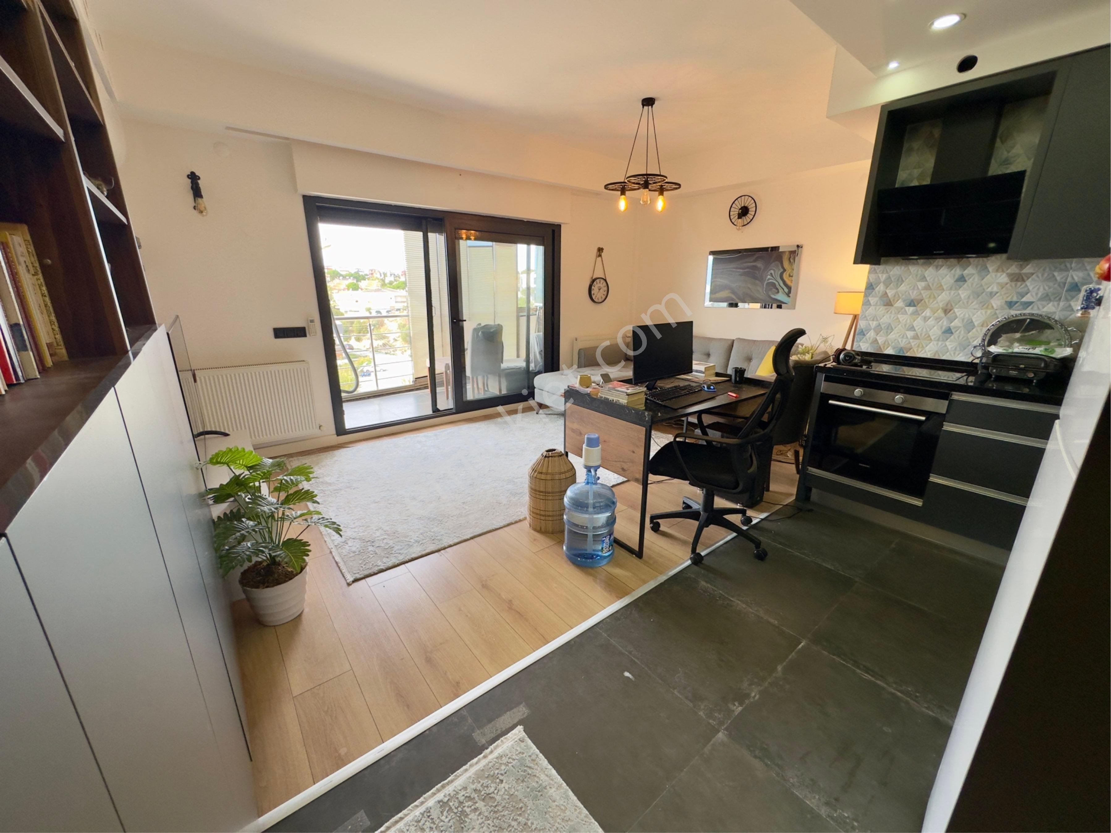 Kuşadası Kadınlar Denizinde Deniz Manzaralı 1+1 Daire