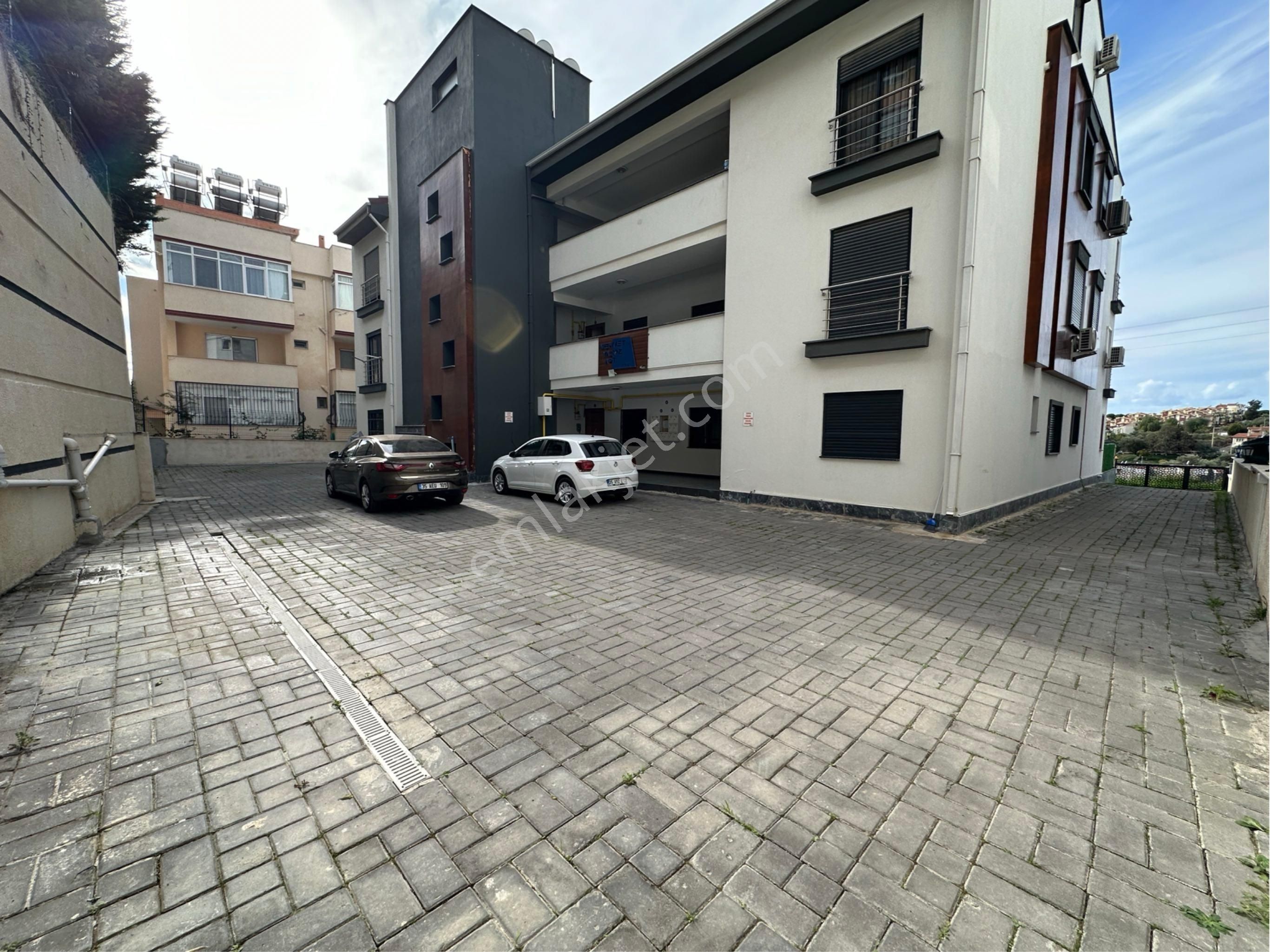 Kuşadası Kadınlar Denizinde Deniz Manzaralı 1+1 Daire - Görsel 32