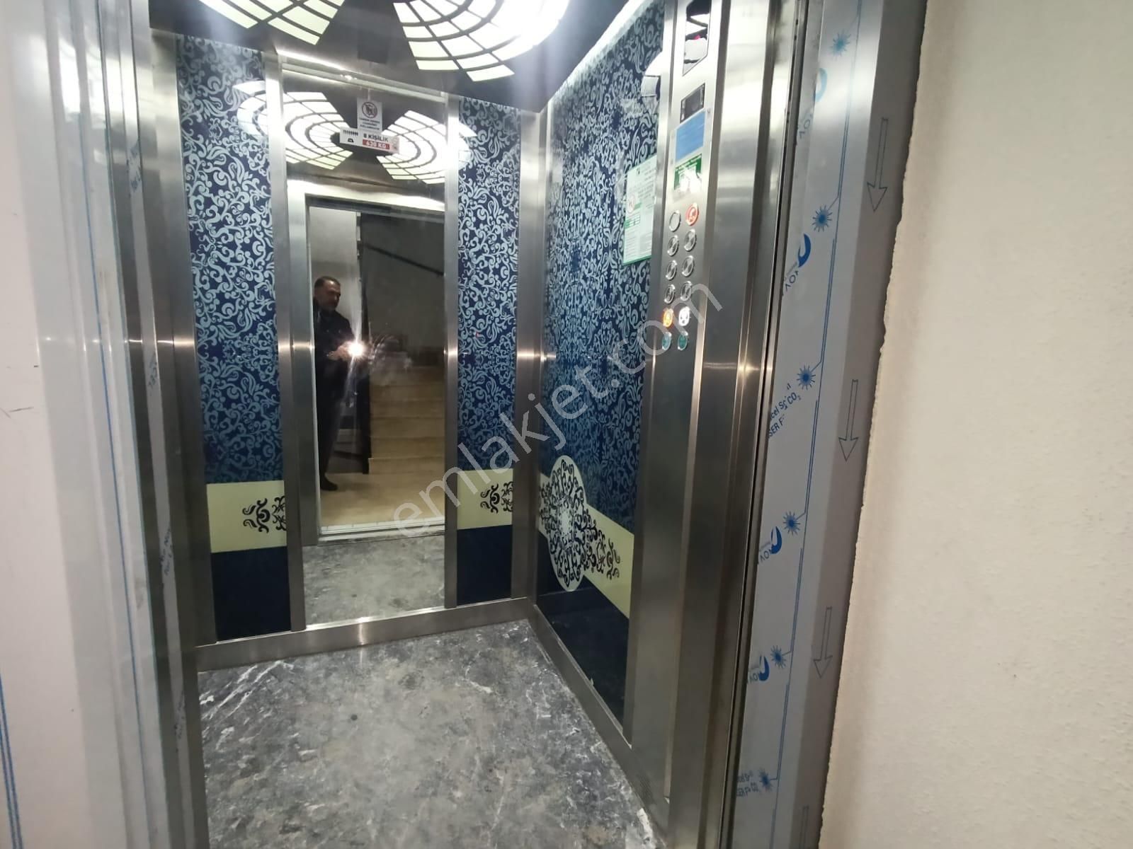 M.e.k Gayrimenkulden Kanuni Mahallesinde Ara Kat Asansörlü 3+1 - Görsel 18