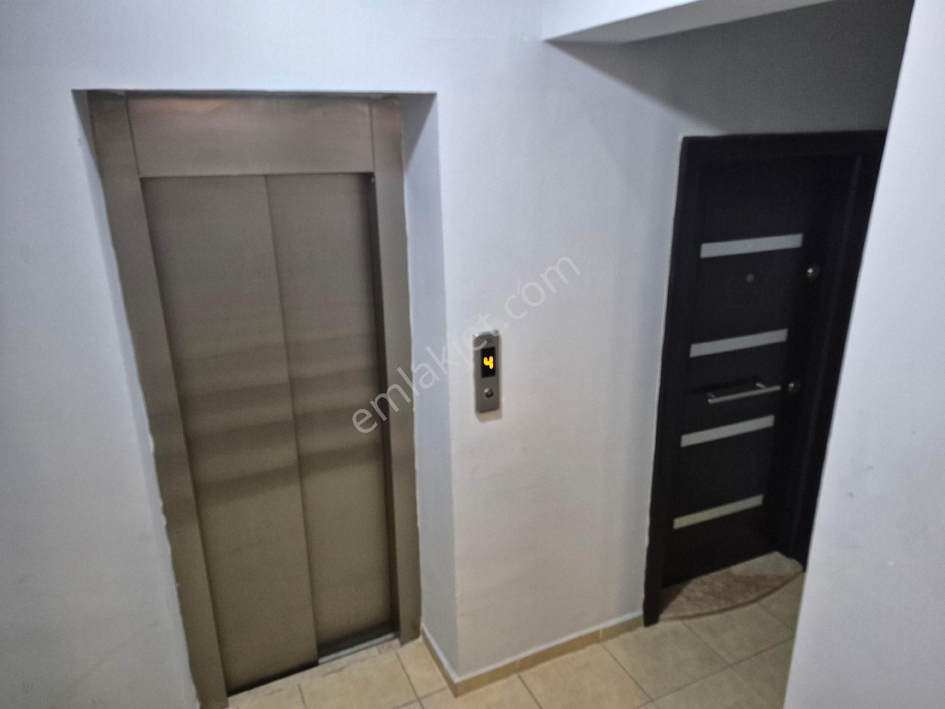 Kuşadası Camiatik Mahallesinde Kiralık 1+1 - Görsel 14