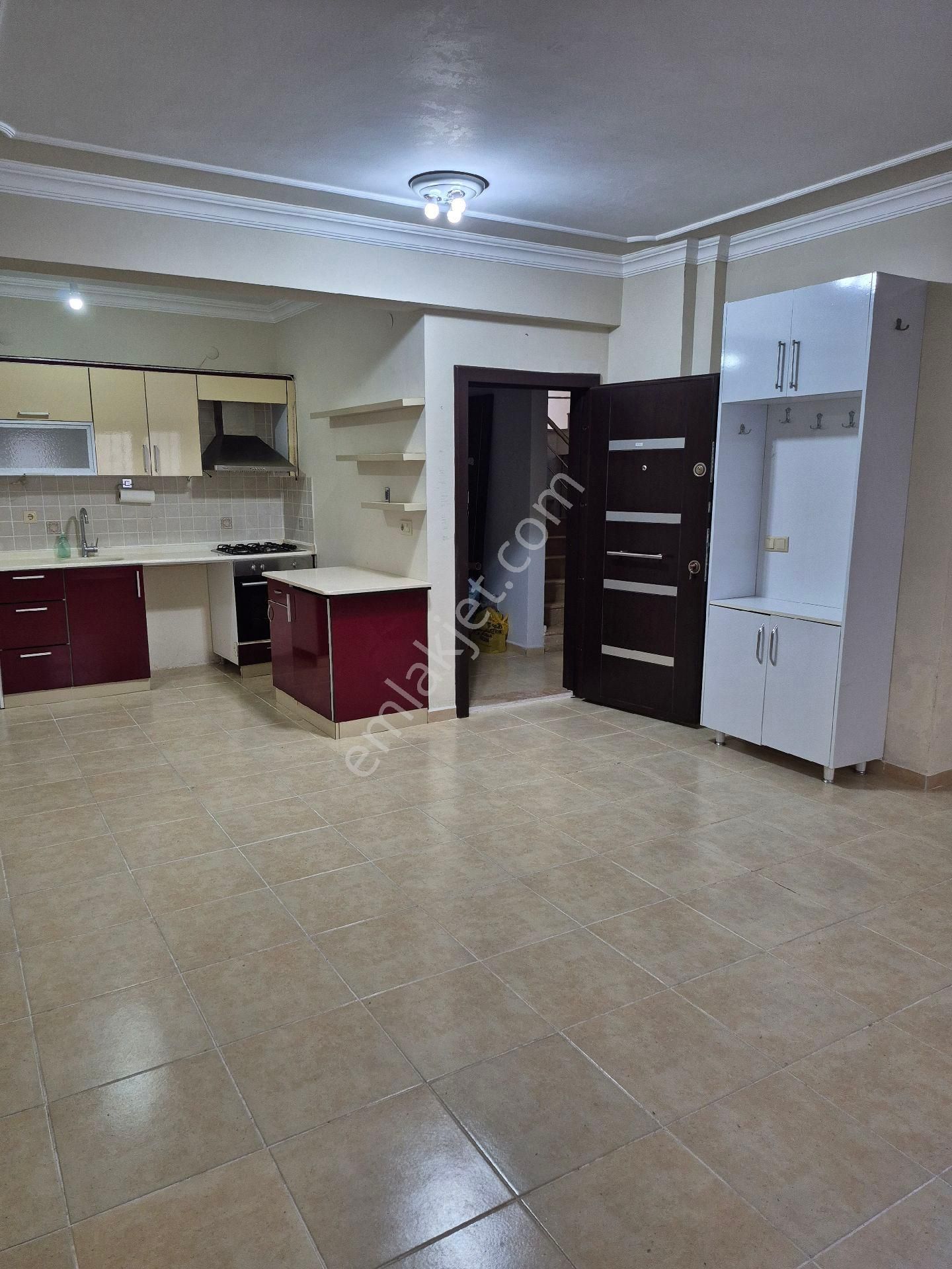 Kuşadası Camiatik Mahallesinde Kiralık 1+1 - Görsel 18