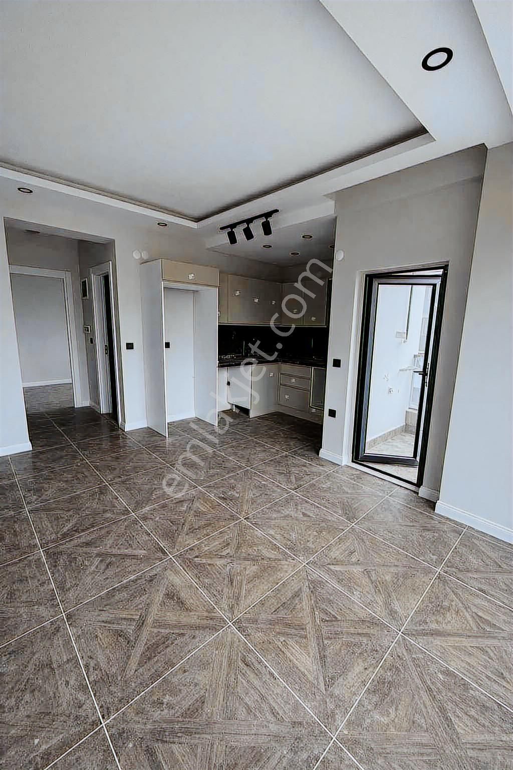 Körfezde Tramvaya 500m Süper Konum Lüks 1+1 Fırsat - Görsel 2