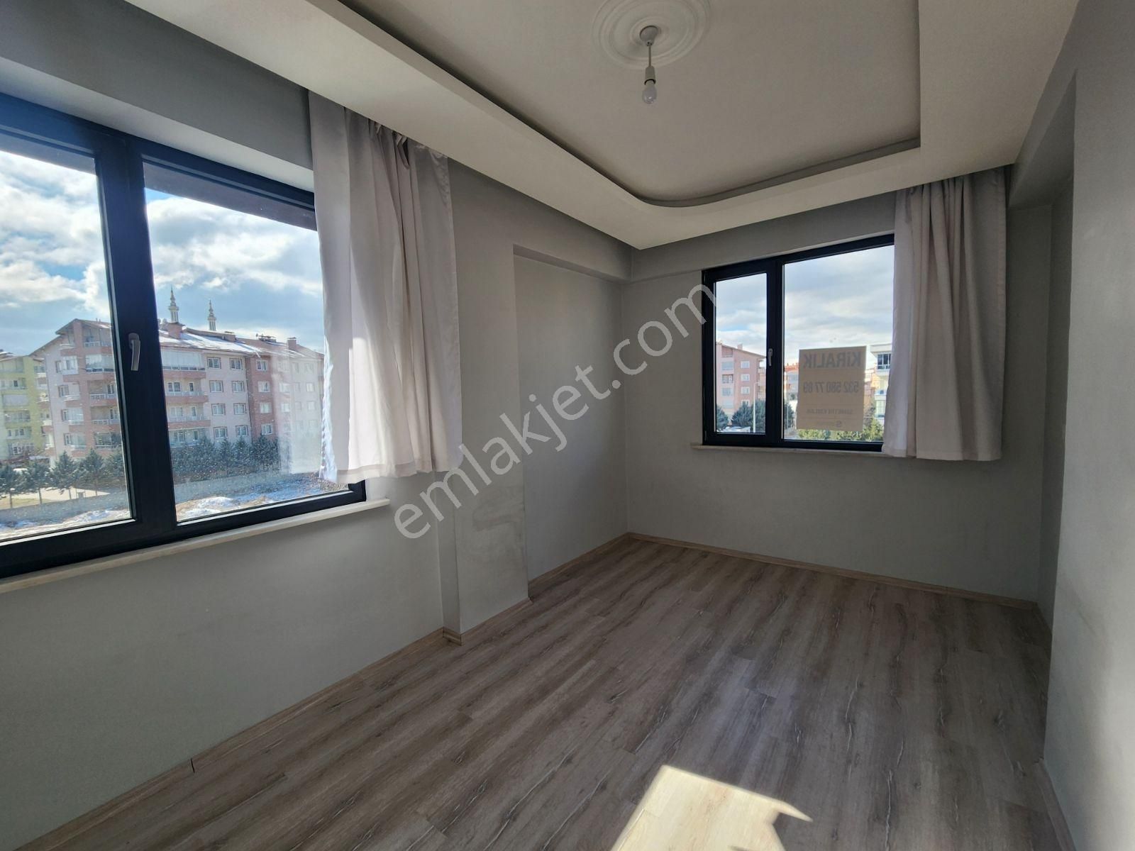 Şehir Hastanesi Karşısında Kiralık Arakat 2+1 Daire - Görsel 3
