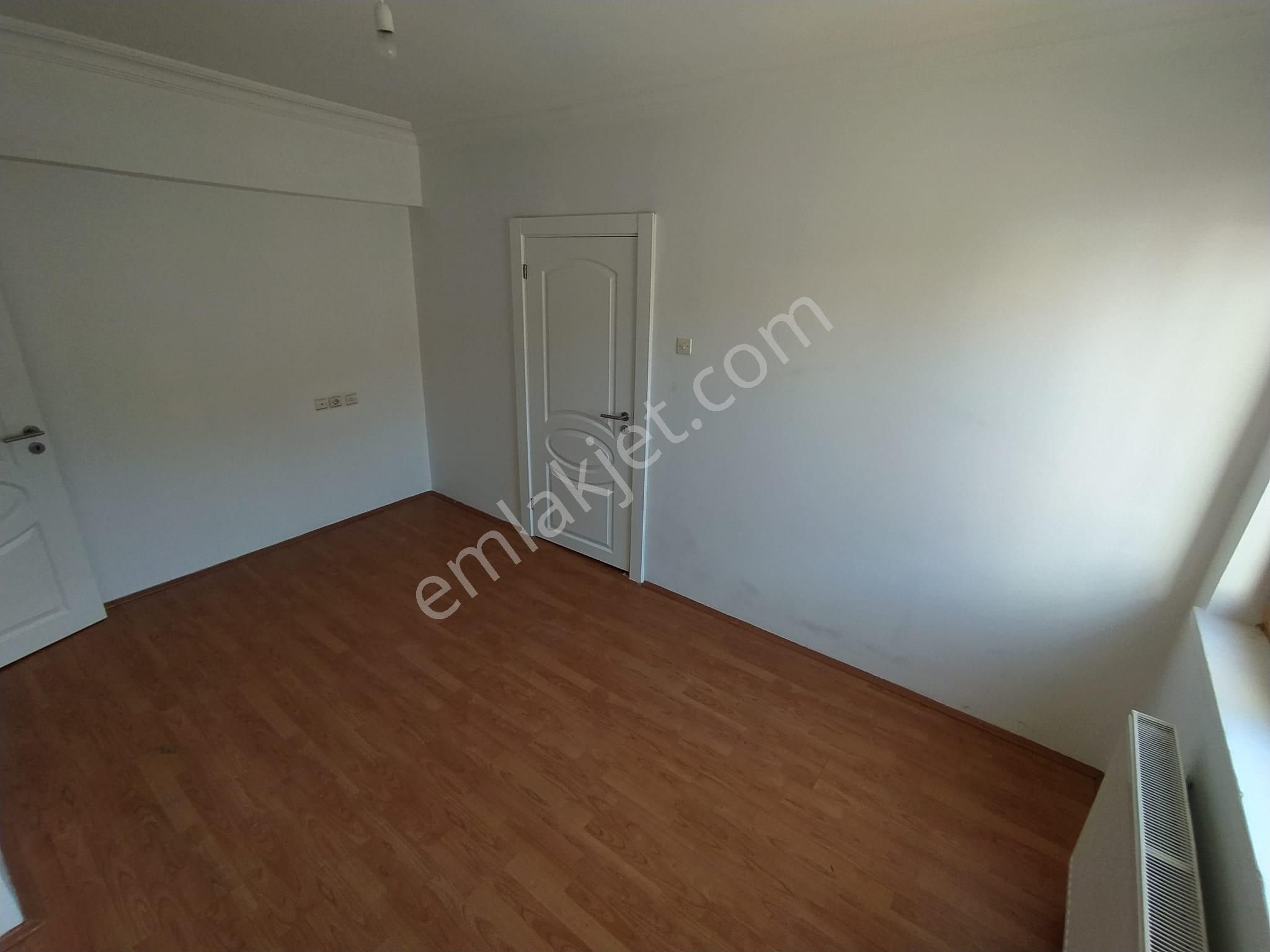 Esertepe Mah. Cadde Üzerinde Vadi Manzaralı E. Banyolu 2+1 Kiralık Daire - Görsel 9