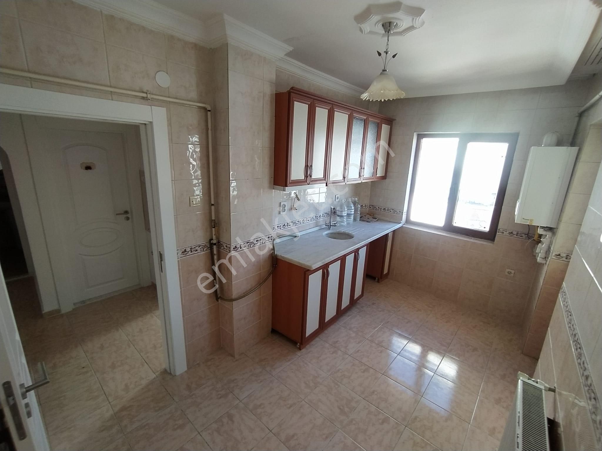 Esertepe Mah. Cadde Üzerinde Vadi Manzaralı E. Banyolu 2+1 Kiralık Daire - Görsel 4