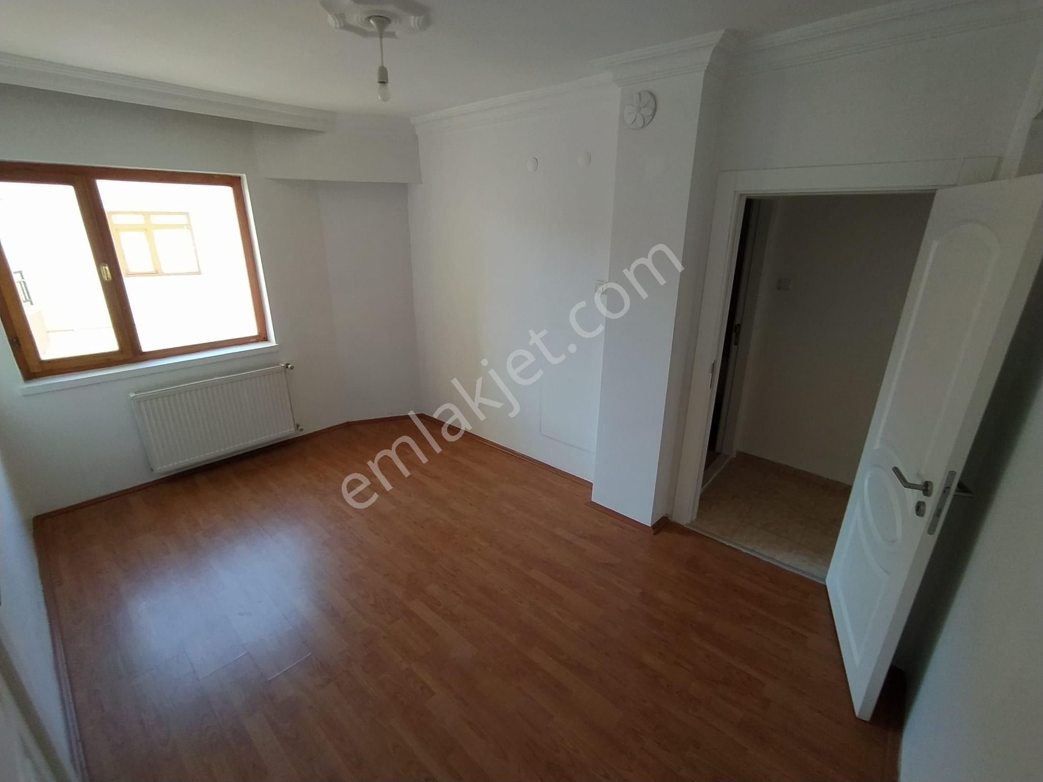 Esertepe Mah. Cadde Üzerinde Vadi Manzaralı E. Banyolu 2+1 Kiralık Daire - Görsel 10