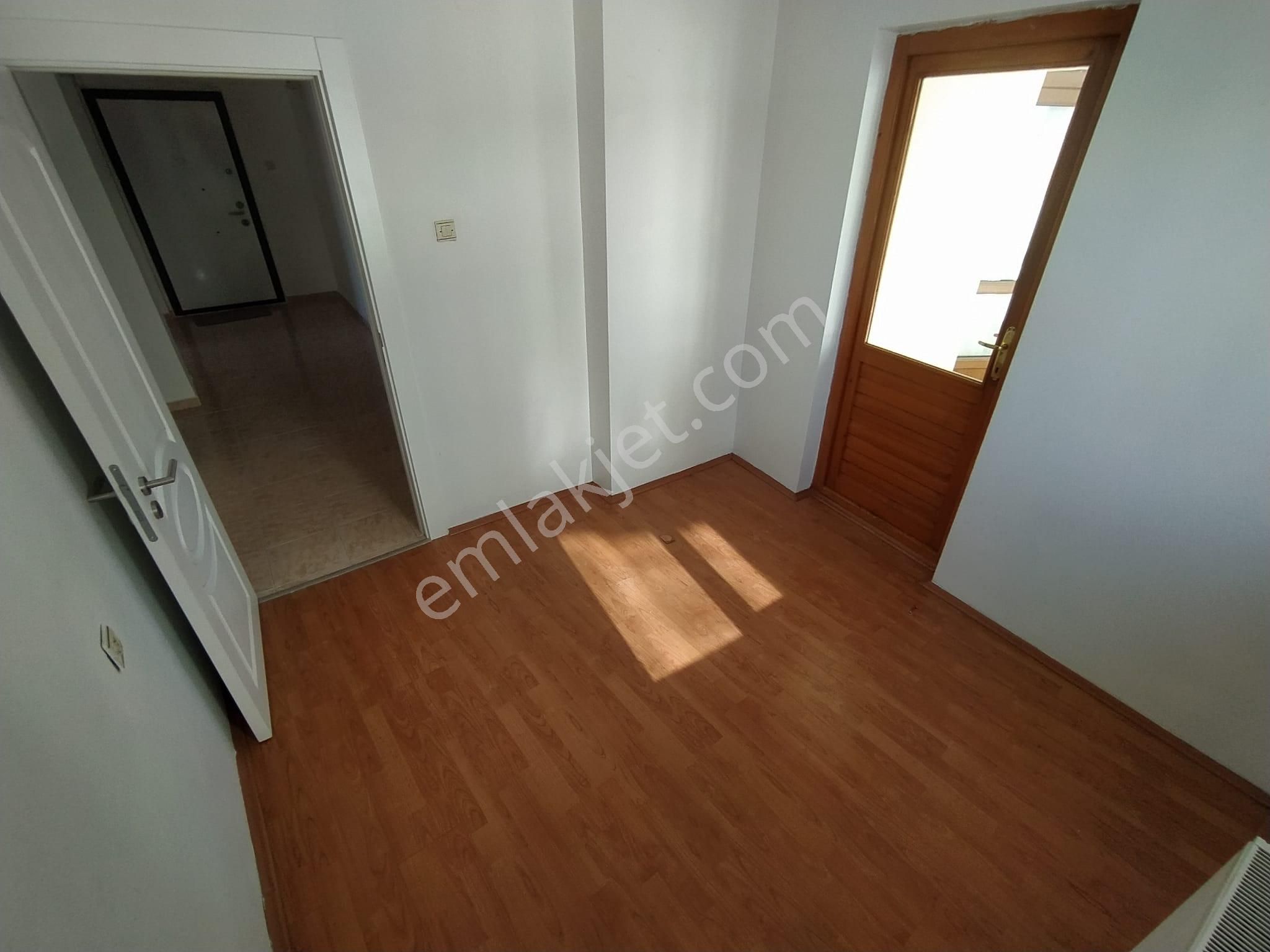 Esertepe Mah. Cadde Üzerinde Vadi Manzaralı E. Banyolu 2+1 Kiralık Daire - Görsel 15