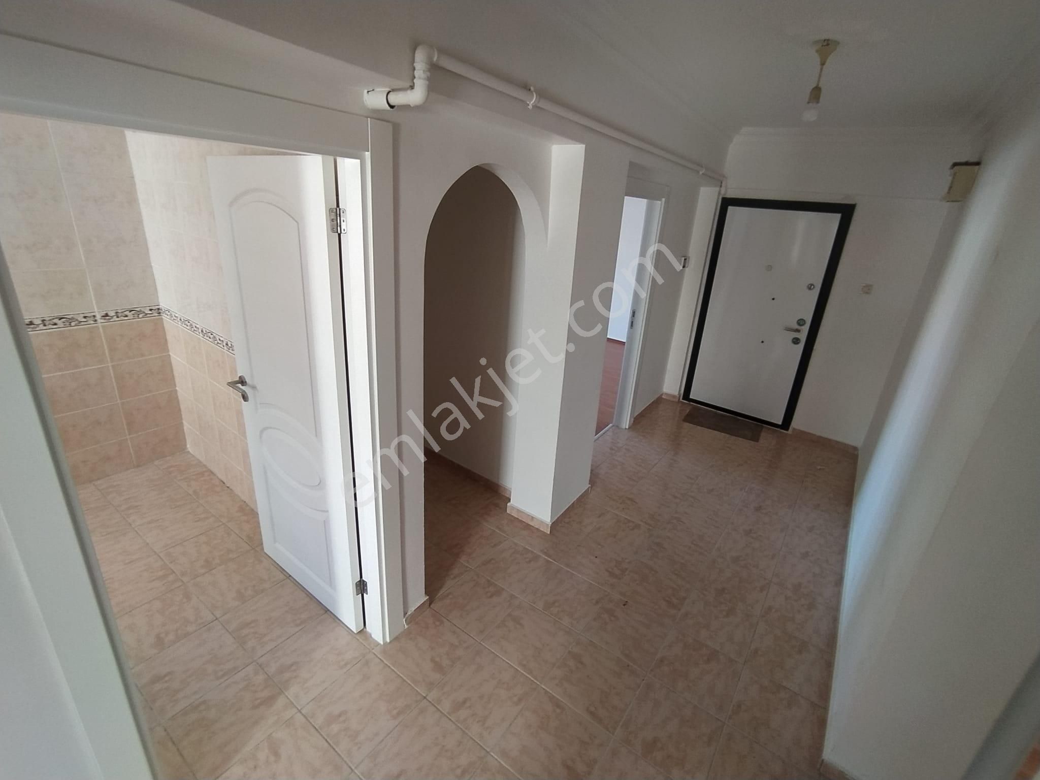 Esertepe Mah. Cadde Üzerinde Vadi Manzaralı E. Banyolu 2+1 Kiralık Daire - Görsel 6