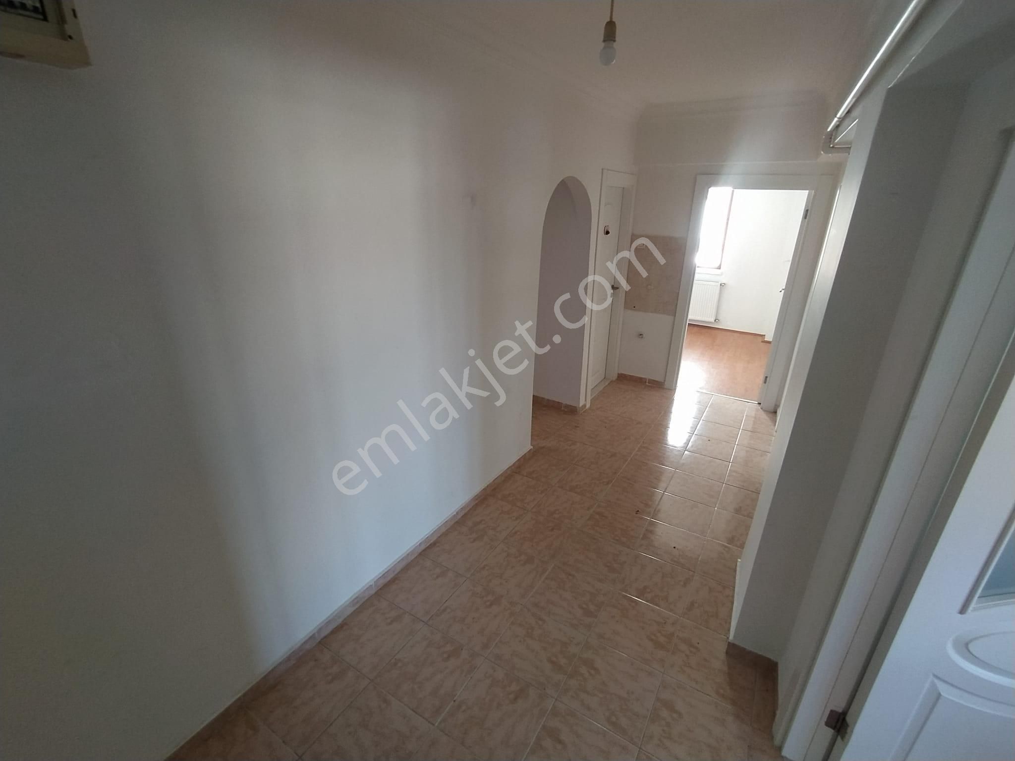 Esertepe Mah. Cadde Üzerinde Vadi Manzaralı E. Banyolu 2+1 Kiralık Daire - Görsel 7