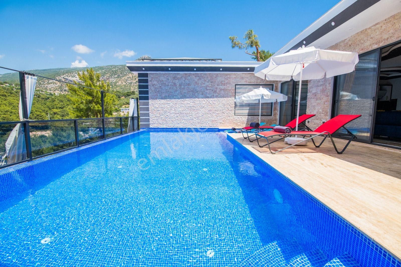 Kaş Kalkan Da Kış Aylarına Uygun Kiralık Tatil Villası