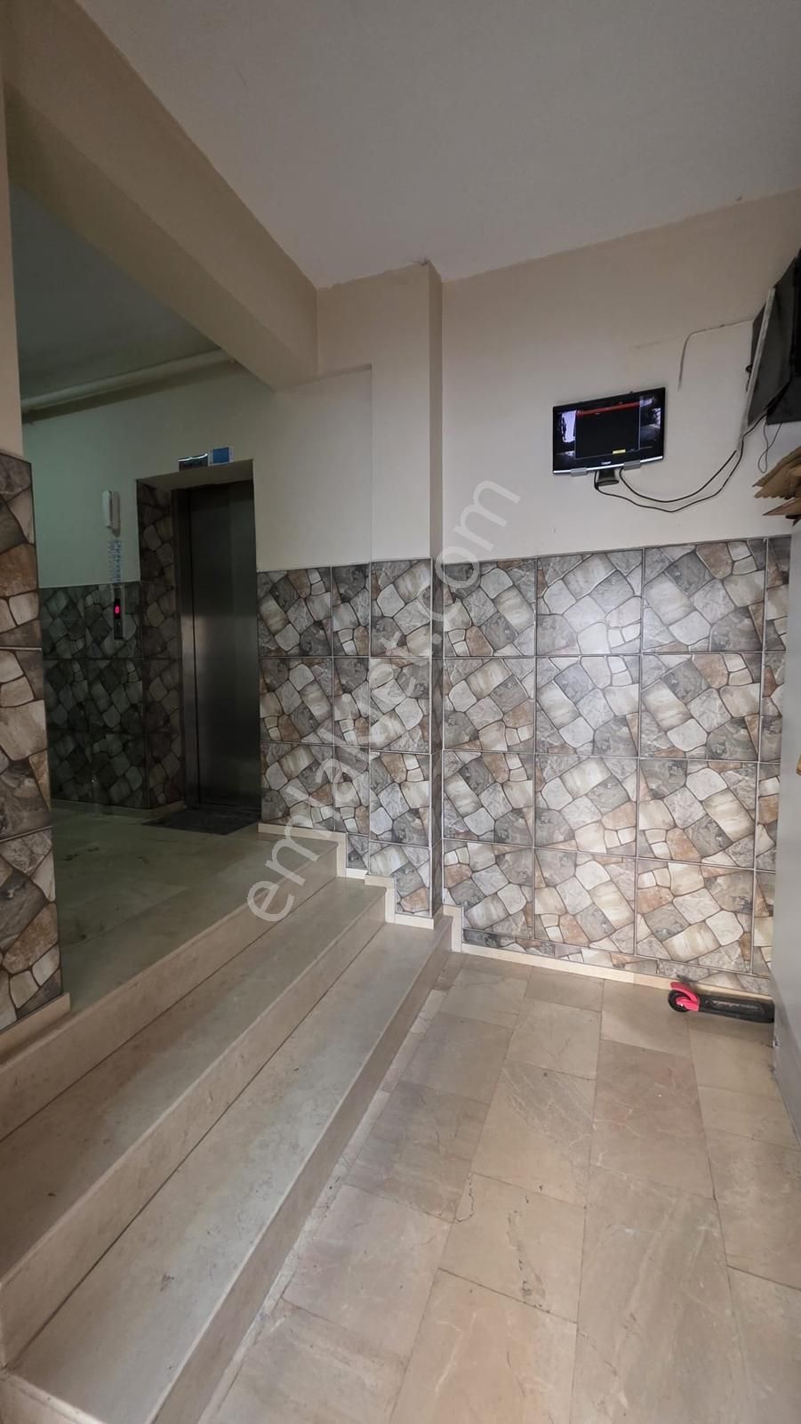 Sevgi Bulvarı Üzerinde Merkezi Konum Ara Kat 3+1 - Görsel 32