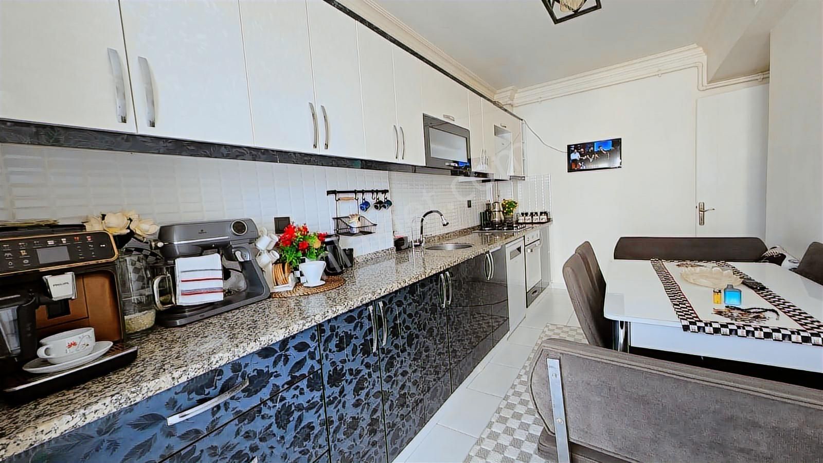 Sevgi Bulvarı Üzerinde Merkezi Konum Ara Kat 3+1 - Görsel 3