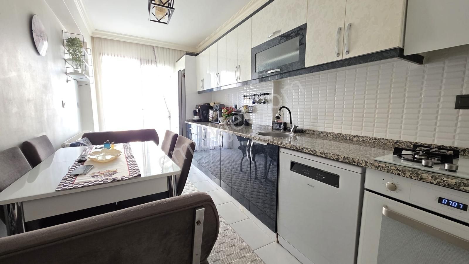 Sevgi Bulvarı Üzerinde Merkezi Konum Ara Kat 3+1 - Görsel 4