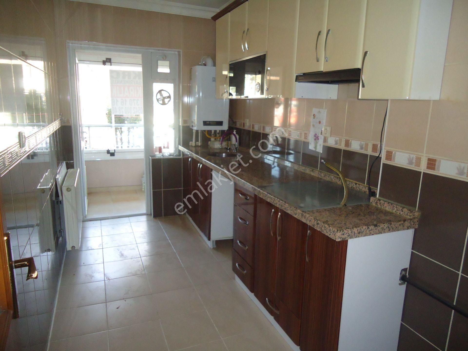 Krc'den Karaağaç Mahallesinde Giriş 2+1 Kiralık Daire