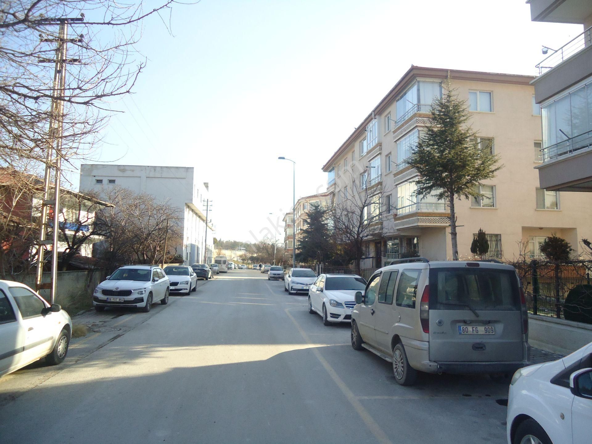Krc'den Karaağaç Mahallesinde Giriş 2+1 Kiralık Daire - Görsel 14