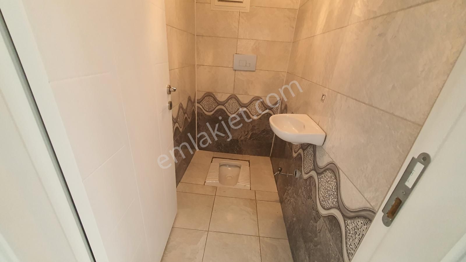 Acil Satılık - Acar Tower'da Güney Cephe 3+1 - Eminevime Uygun - Görsel 12