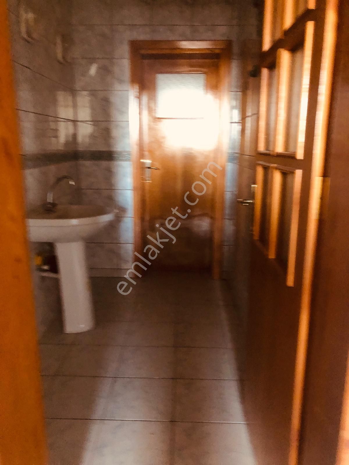 Erenköy Karlıbel Caddesine Cephe Kiralık 4+1 - Görsel 12