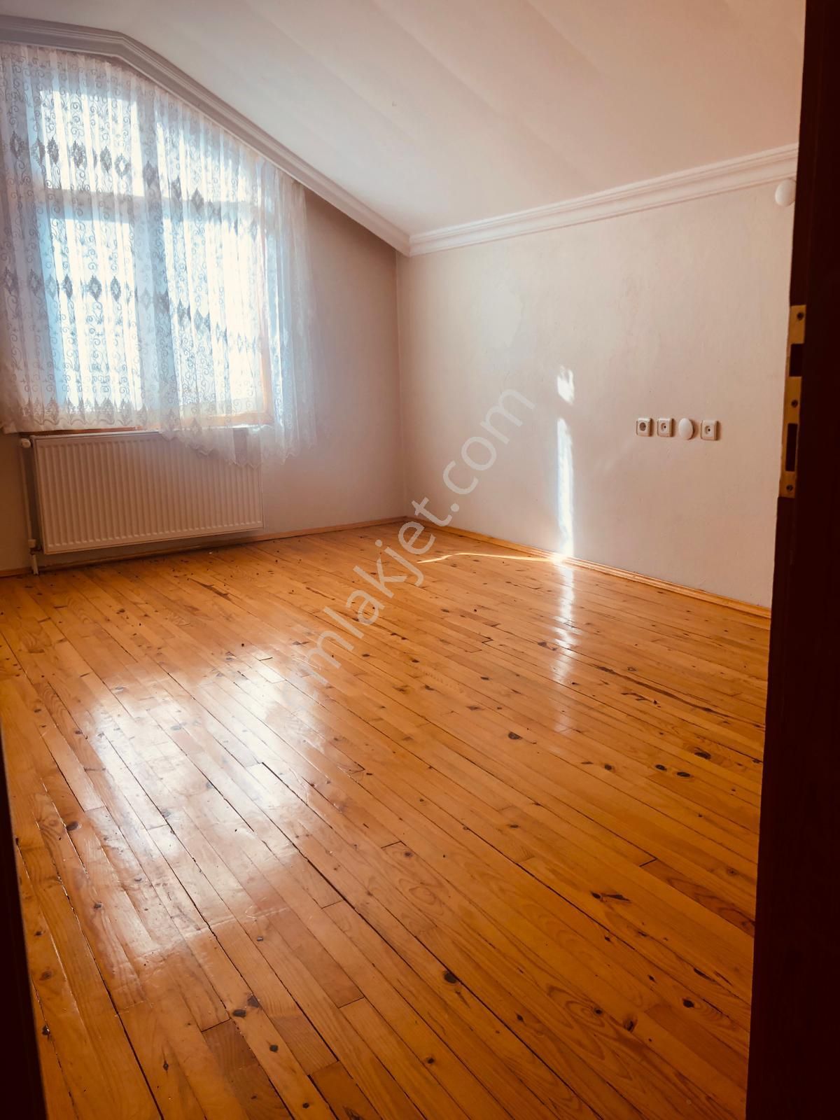 Erenköy Karlıbel Caddesine Cephe Kiralık 4+1 - Görsel 3