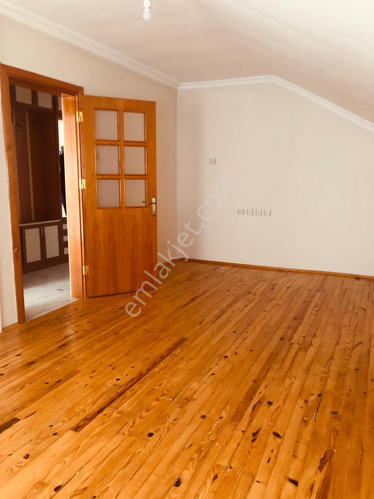 Erenköy Karlıbel Caddesine Cephe Kiralık 4+1 - Görsel 2