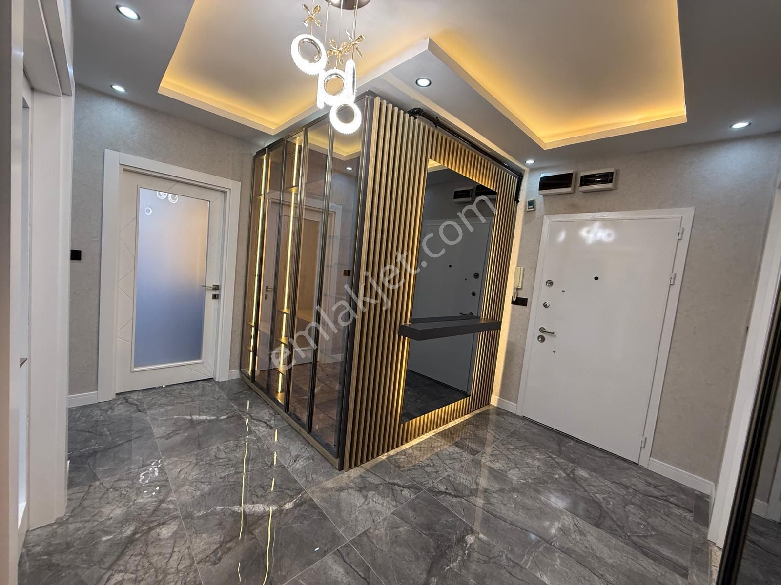 Görkem Emlaktan Çetin Emeç'te 3+1 130 M2 Ara Kat Kombili Bağımsız Ön Cephe Ultra Lüx - Görsel 8