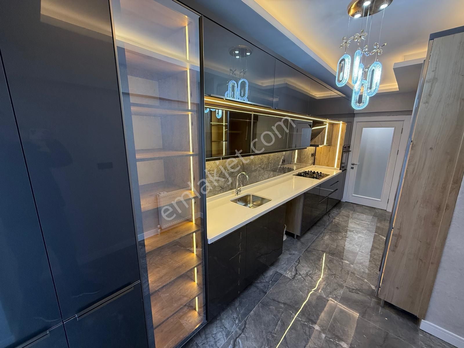 Görkem Emlaktan Çetin Emeç'te 3+1 130 M2 Ara Kat Kombili Bağımsız Ön Cephe Ultra Lüx - Görsel 4