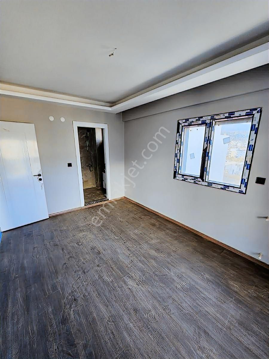 Yenifoça'da Satılık Açık Teraslı Müstakil 5+1 Villa - Görsel 23