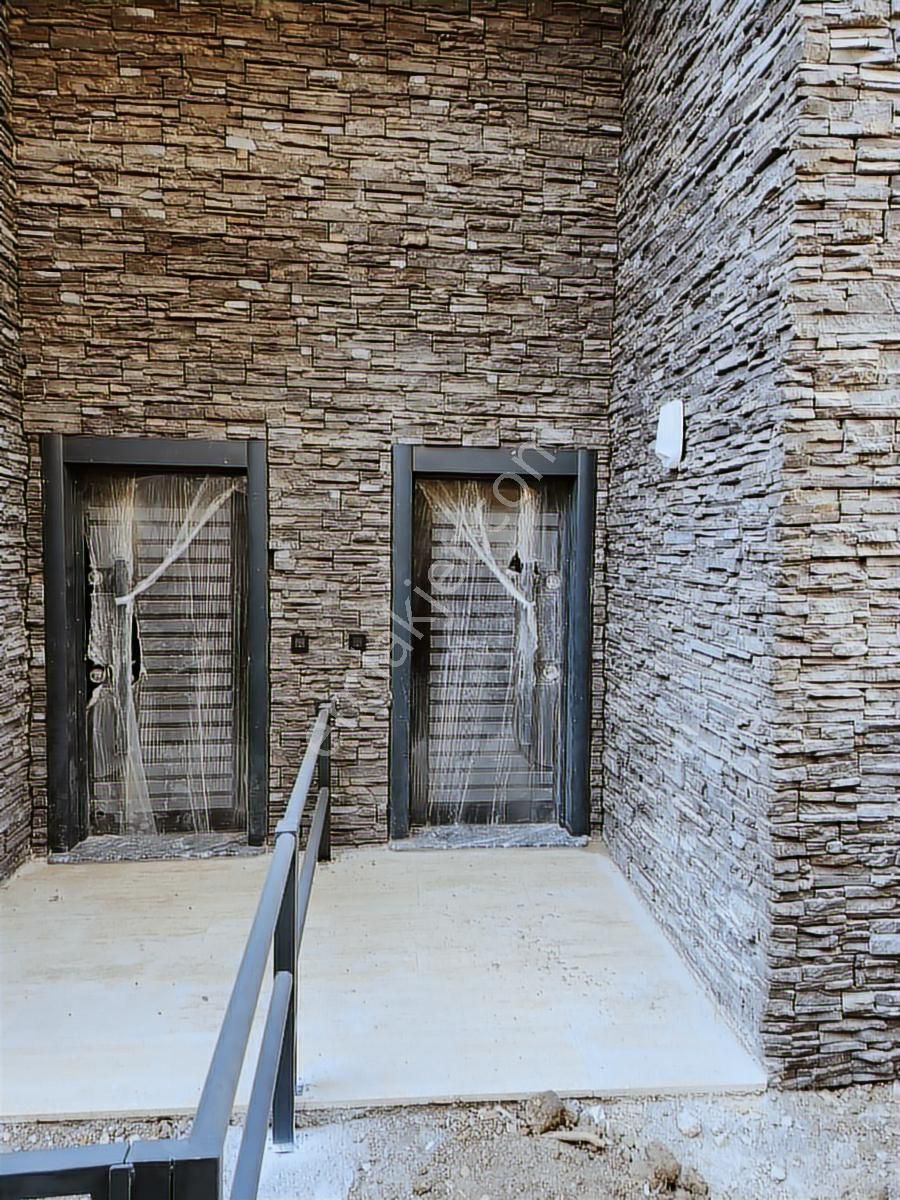 Yenifoça'da Satılık Açık Teraslı Müstakil 5+1 Villa - Görsel 10