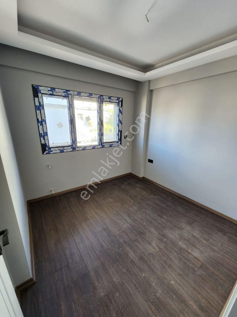 Yenifoça'da Satılık Açık Teraslı Müstakil 5+1 Villa - Görsel 5