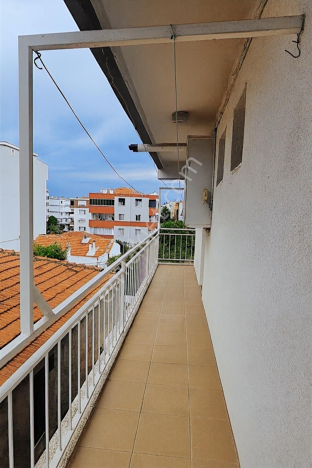 Aliağa Merkezde 3+1 Arakat Kiralık Daire - Görsel 3