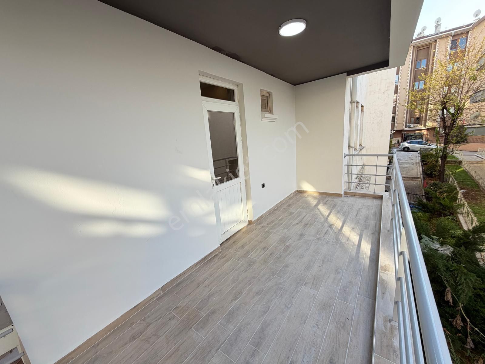 Görkem'den Kabil Cad. 3+1 Ara Kat Kombili Bağısız Ultra Lüks Yapılı Asansörlü Genç Binada - Görsel 17