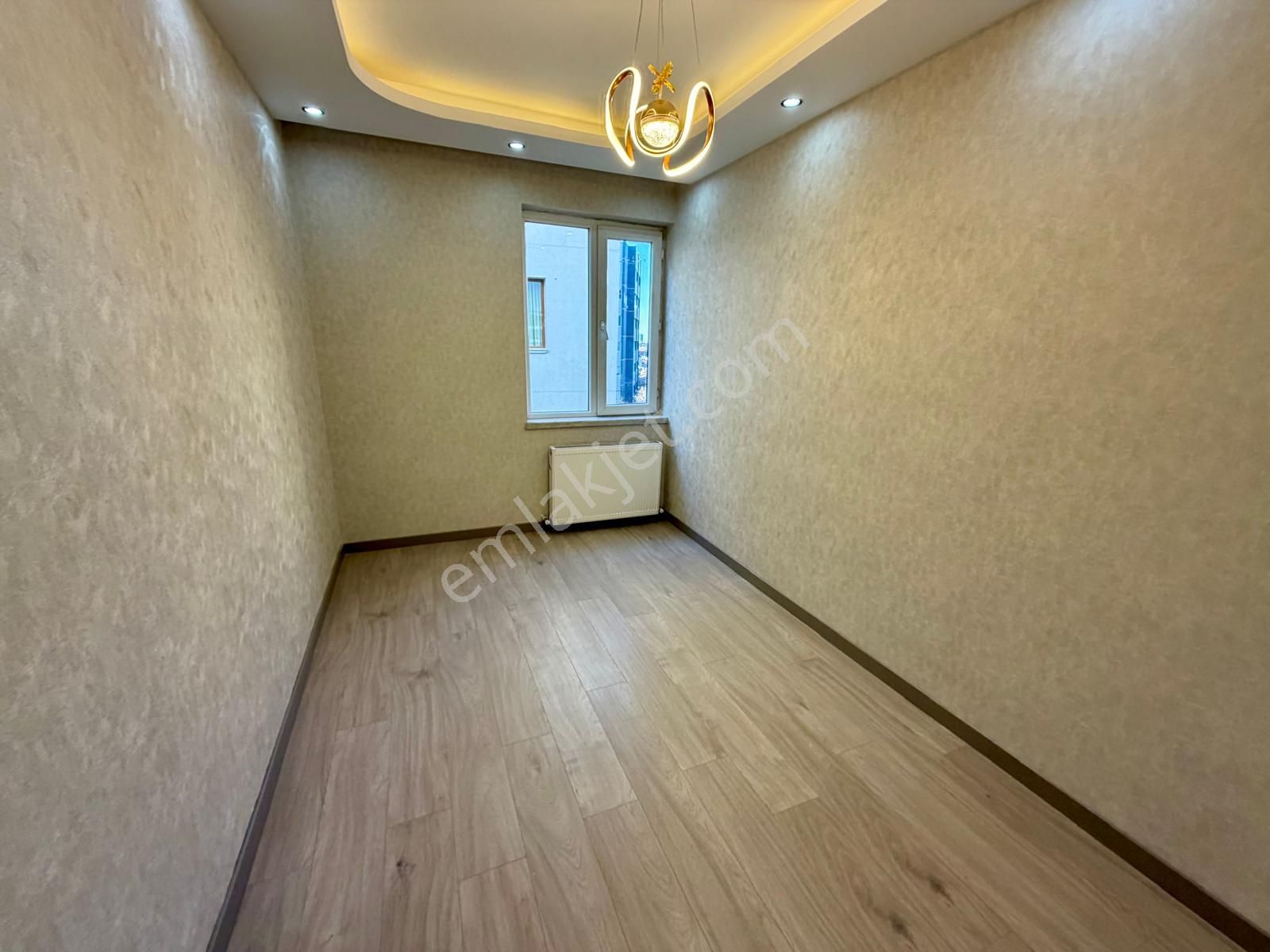 Görkem'den Kabil Cad. 3+1 Ara Kat Kombili Bağısız Ultra Lüks Yapılı Asansörlü Genç Binada - Görsel 4