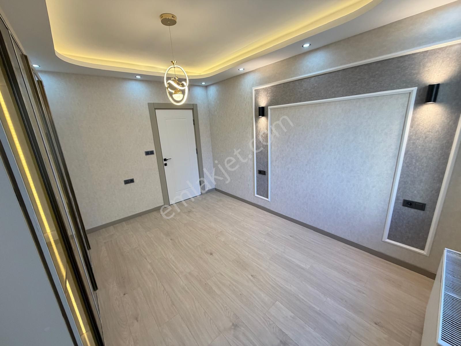 Görkem'den Kabil Cad. 3+1 Ara Kat Kombili Bağısız Ultra Lüks Yapılı Asansörlü Genç Binada - Görsel 5