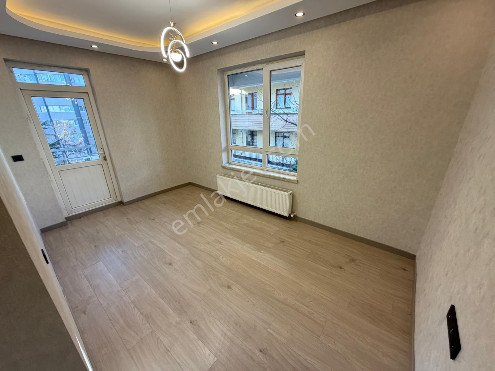 Görkem'den Kabil Cad. 3+1 Ara Kat Kombili Bağısız Ultra Lüks Yapılı Asansörlü Genç Binada - Görsel 10