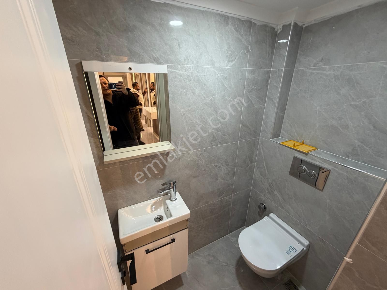 Görkem'den Kabil Cad. 3+1 Ara Kat Kombili Bağısız Ultra Lüks Yapılı Asansörlü Genç Binada - Görsel 11