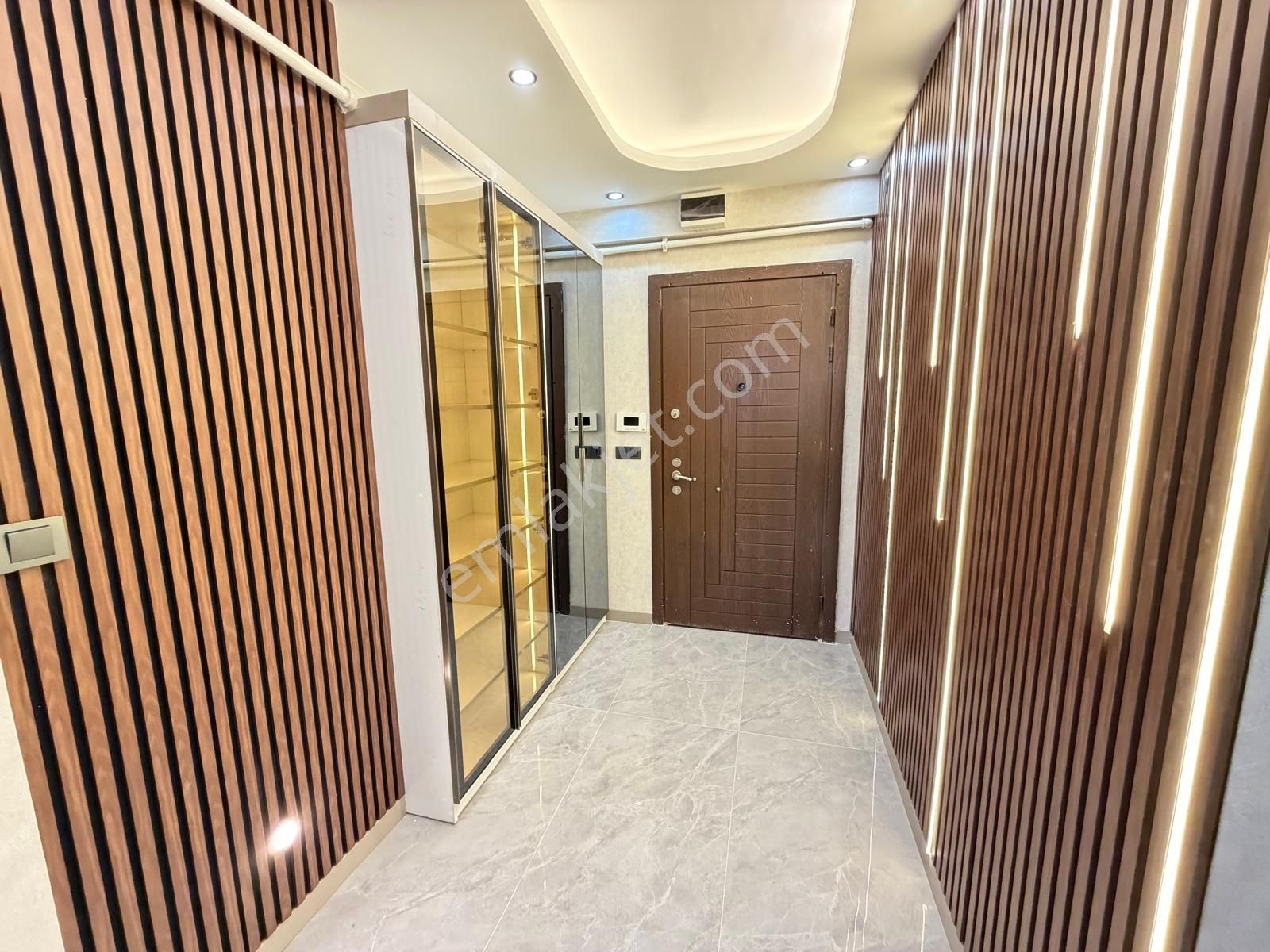 Görkem'den Kabil Cad. 3+1 Ara Kat Kombili Bağısız Ultra Lüks Yapılı Asansörlü Genç Binada - Görsel 25