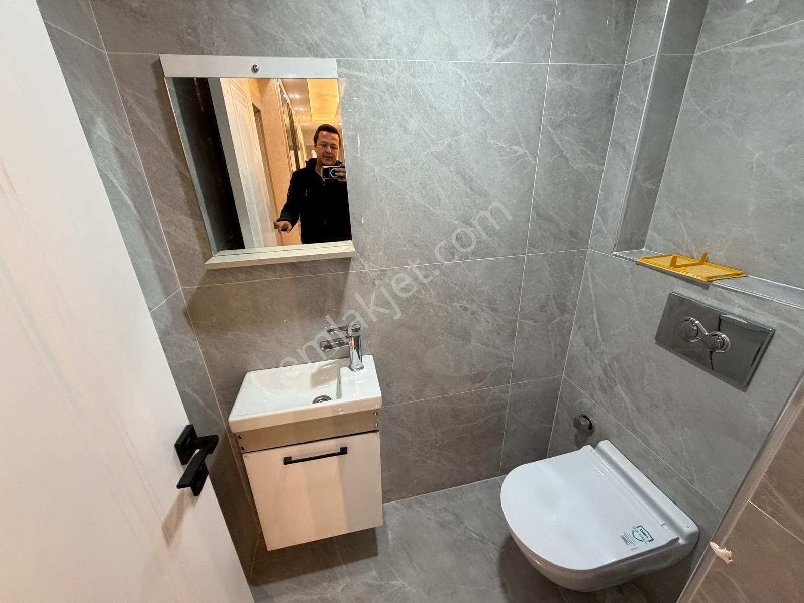 Görkem'den Kabil Cad. 3+1 Ara Kat Kombili Bağısız Ultra Lüks Yapılı Asansörlü Genç Binada - Görsel 7