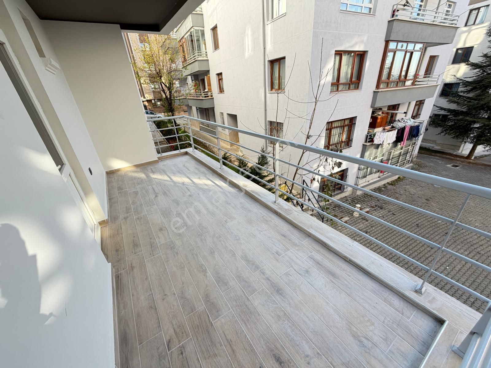 Görkem'den Kabil Cad. 3+1 Ara Kat Kombili Bağısız Ultra Lüks Yapılı Asansörlü Genç Binada - Görsel 9