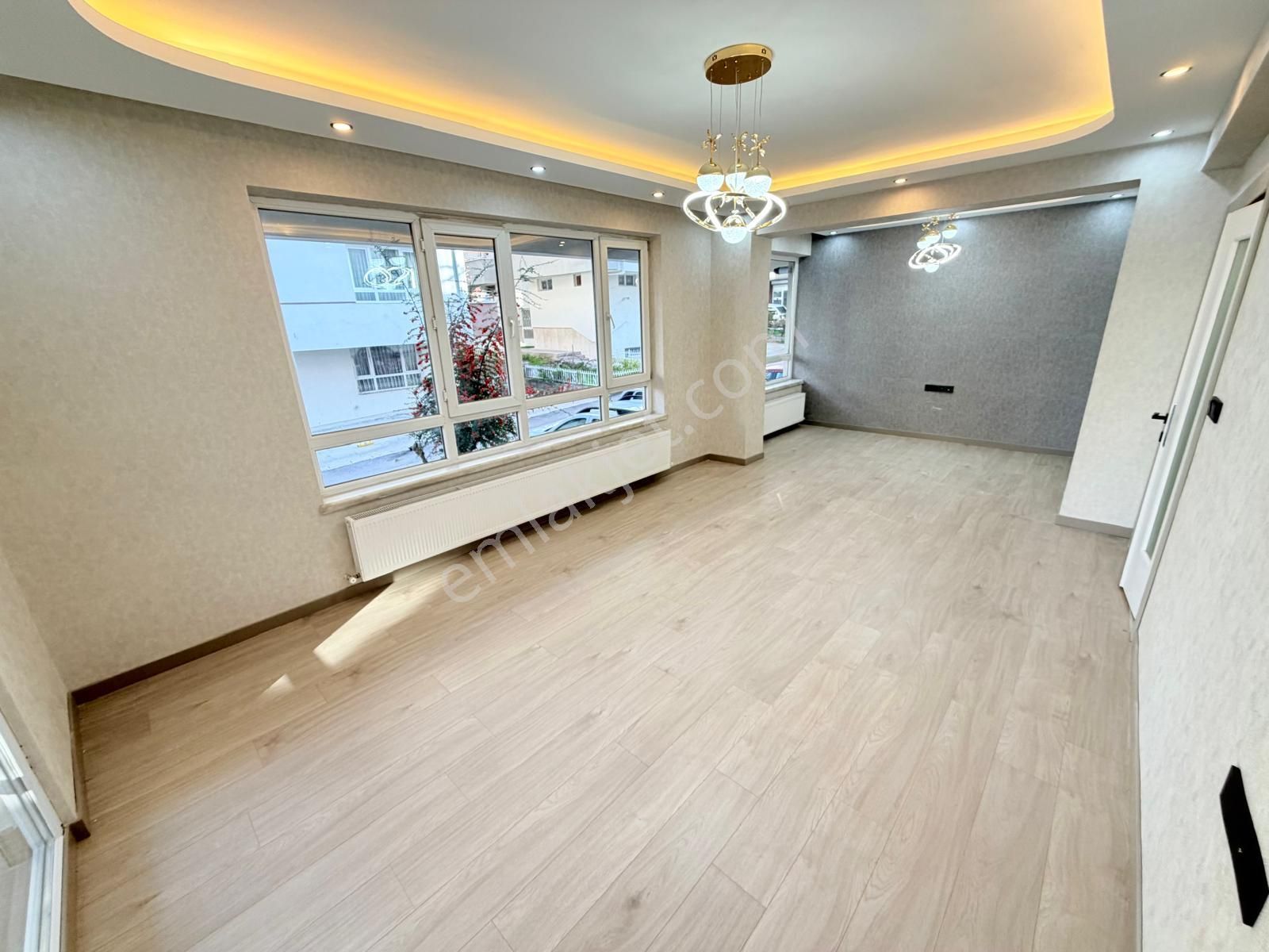 Görkem'den Kabil Cad. 3+1 Ara Kat Kombili Bağısız Ultra Lüks Yapılı Asansörlü Genç Binada - Görsel 18