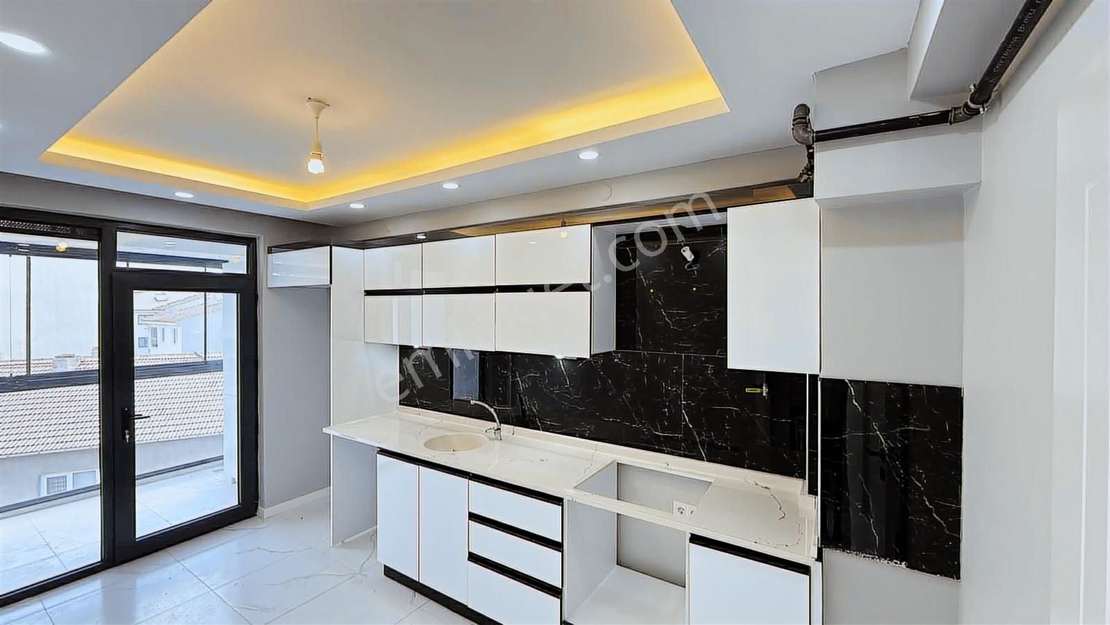 Konumu Harika! Birlik Caddesi Yakınında Kaçırılmayacak 2+1 95m2 - Görsel 6