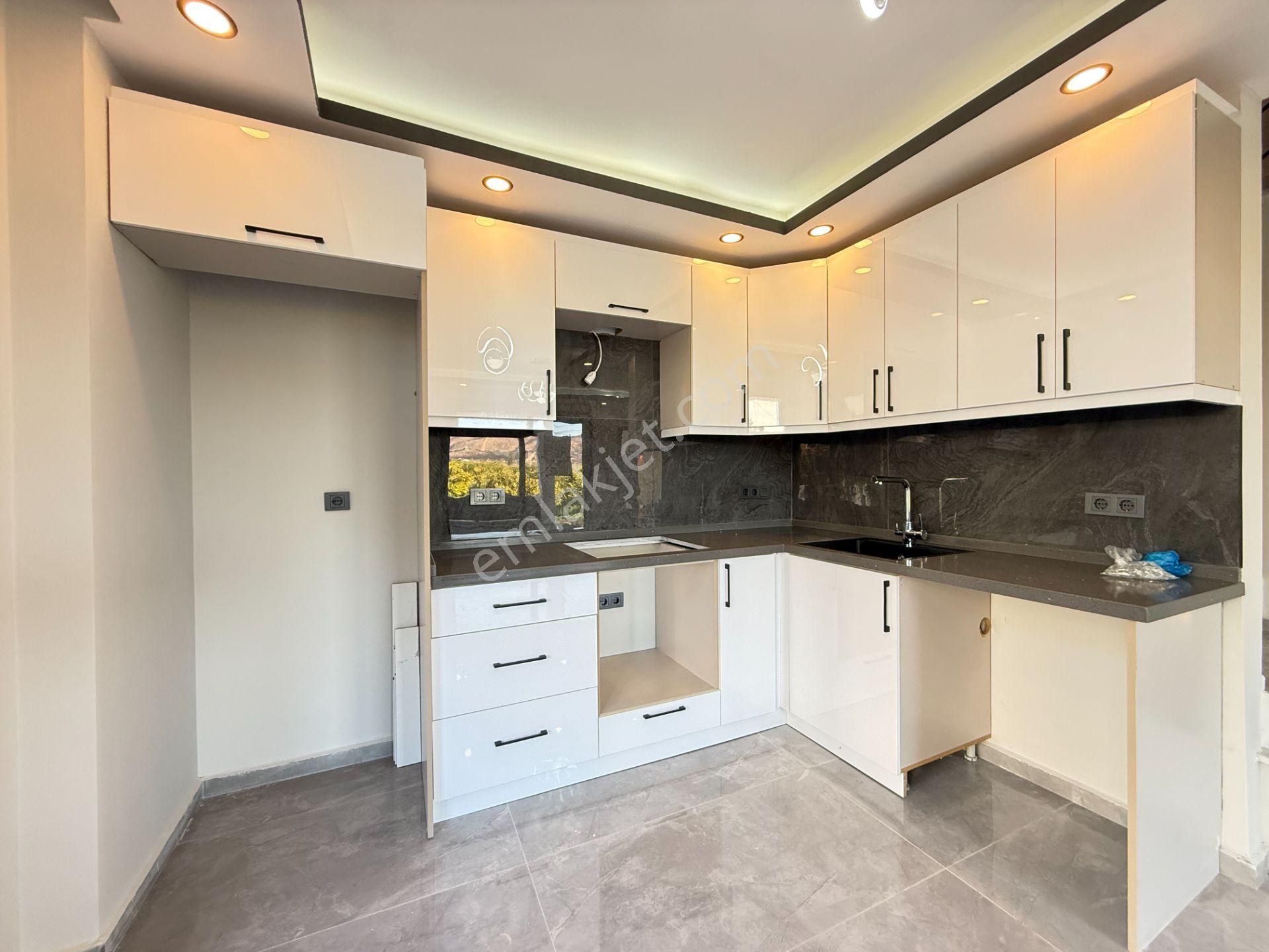 Seferihisar Doğanbey De Denize Yakin Satılık Bahçeli Sıfır Luks 3+1 Villa - Görsel 14