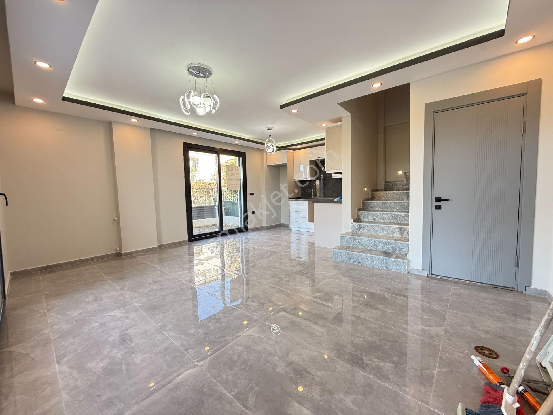 Seferihisar Doğanbey De Denize Yakin Satılık Bahçeli Sıfır Luks 3+1 Villa - Görsel 13