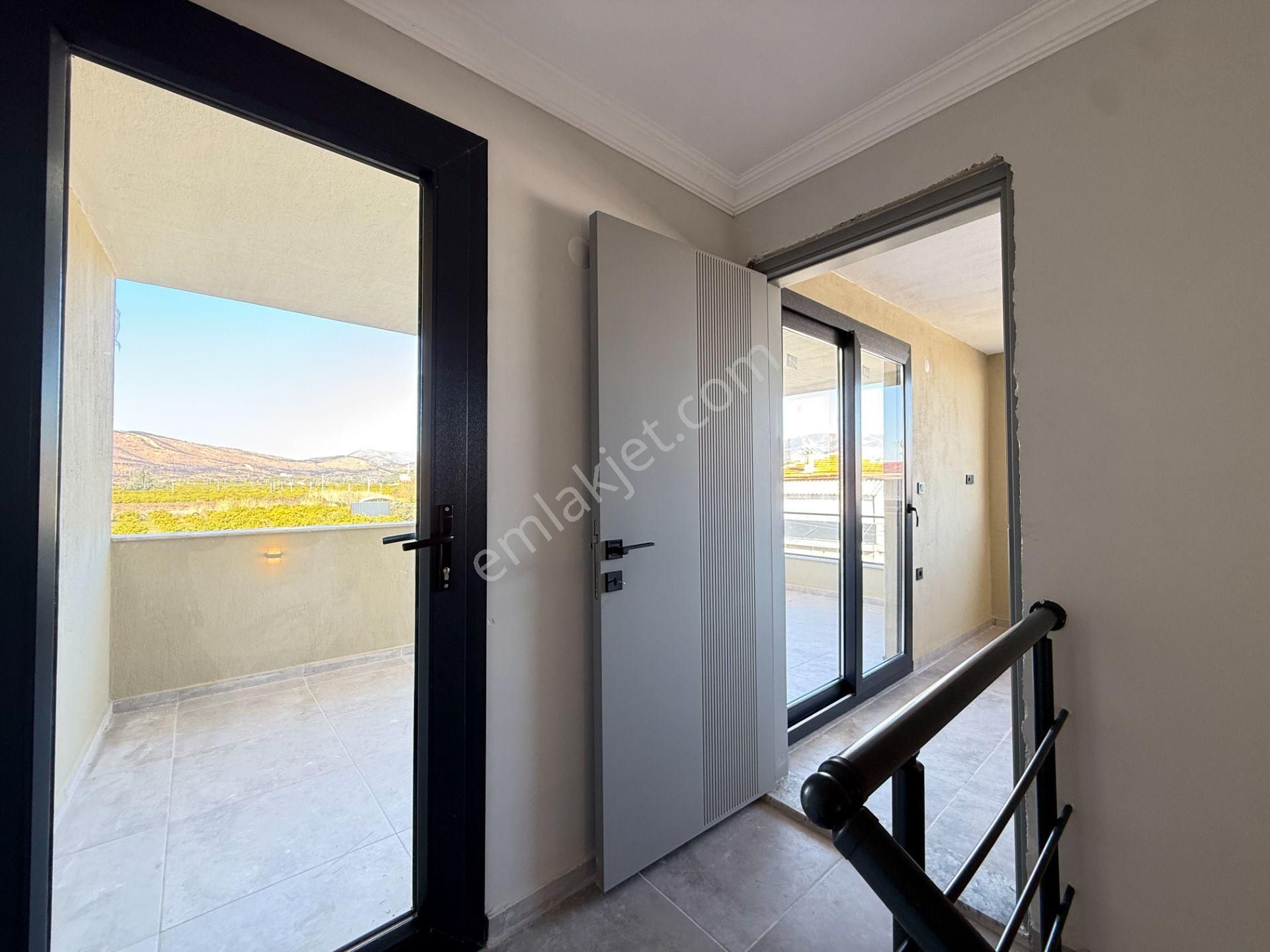 Seferihisar Doğanbey De Denize Yakin Satılık Bahçeli Sıfır Luks 3+1 Villa - Görsel 29