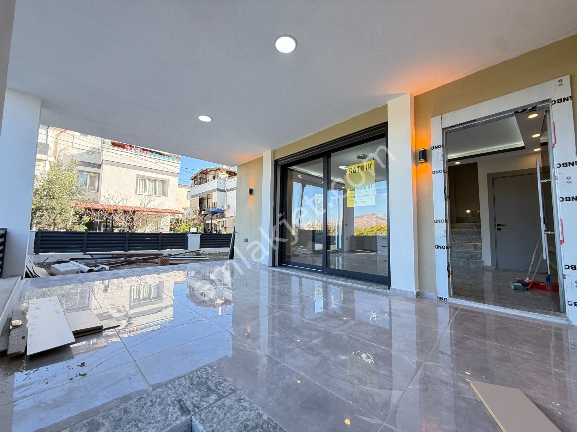 Seferihisar Doğanbey De Denize Yakin Satılık Bahçeli Sıfır Luks 3+1 Villa - Görsel 9