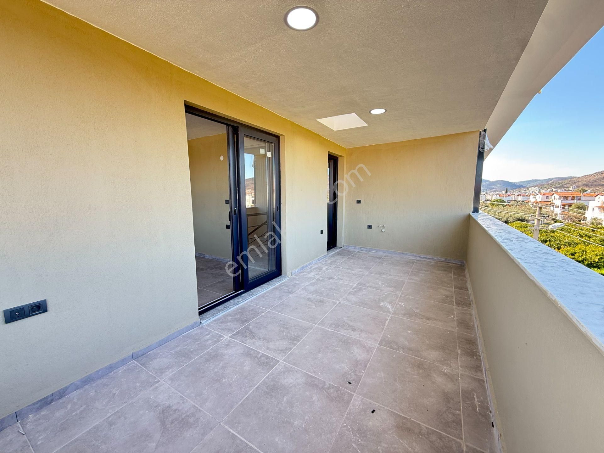 Seferihisar Doğanbey De Denize Yakin Satılık Bahçeli Sıfır Luks 3+1 Villa - Görsel 28