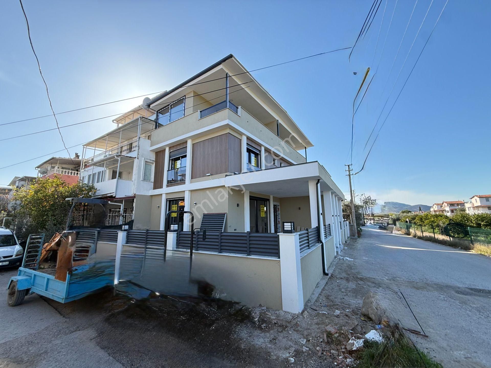 Seferihisar Doğanbey De Denize Yakin Satılık Bahçeli Sıfır Luks 3+1 Villa - Görsel 3