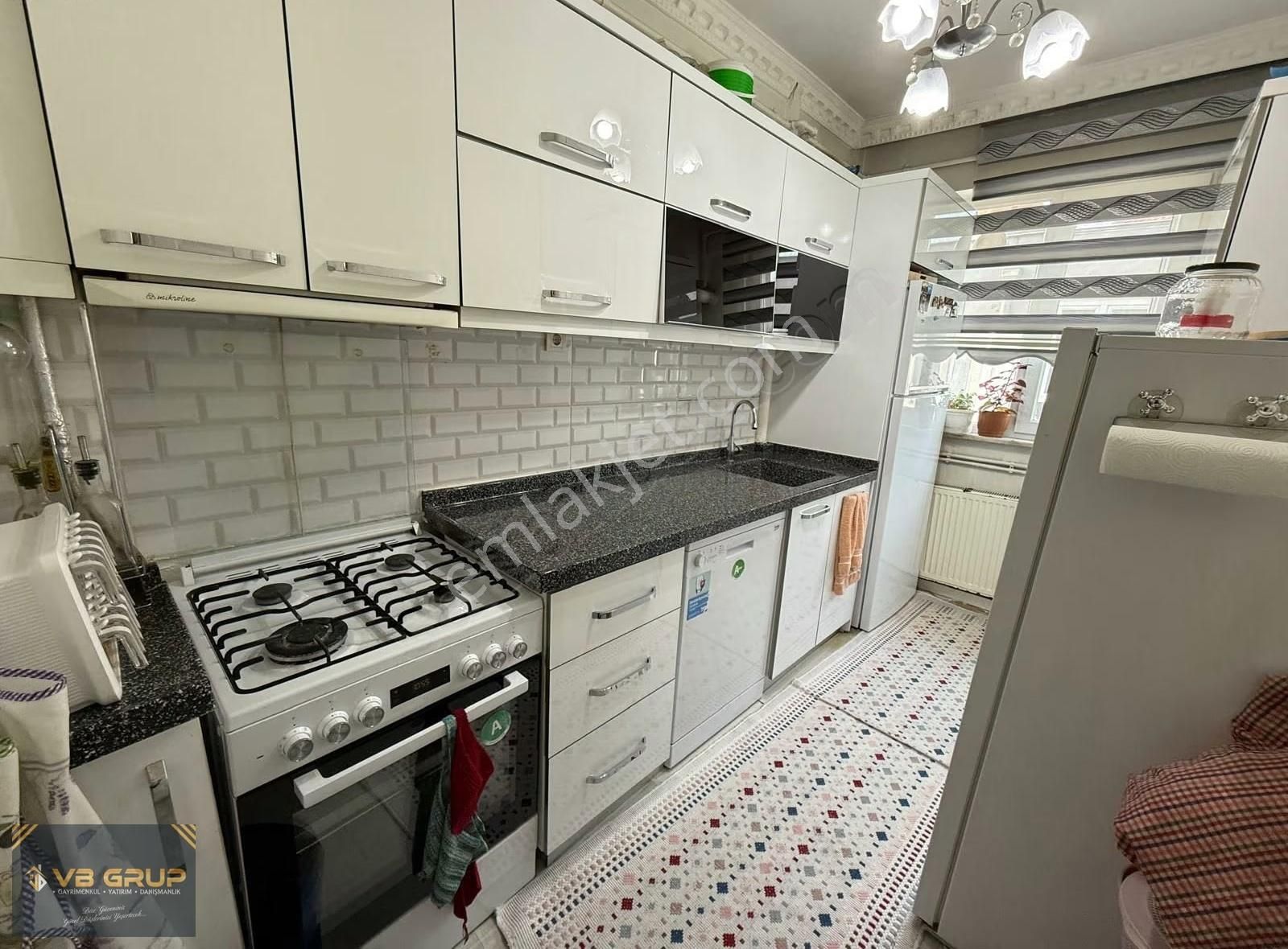 Bozantı Caddesin'de 2.5+1 Satılık Fırsat Daire - Görsel 2