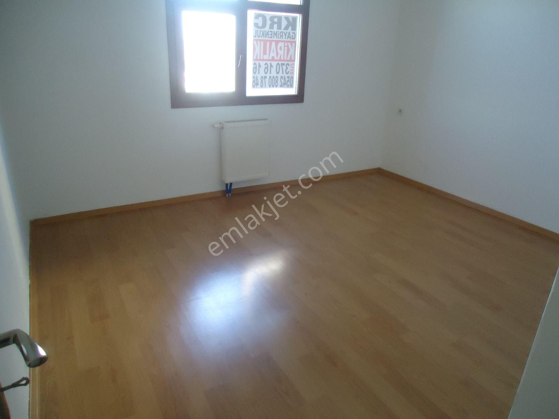 Krc'den Uzun Bloklarda Manzaralı Kiralık 3+1 Daire - Görsel 13
